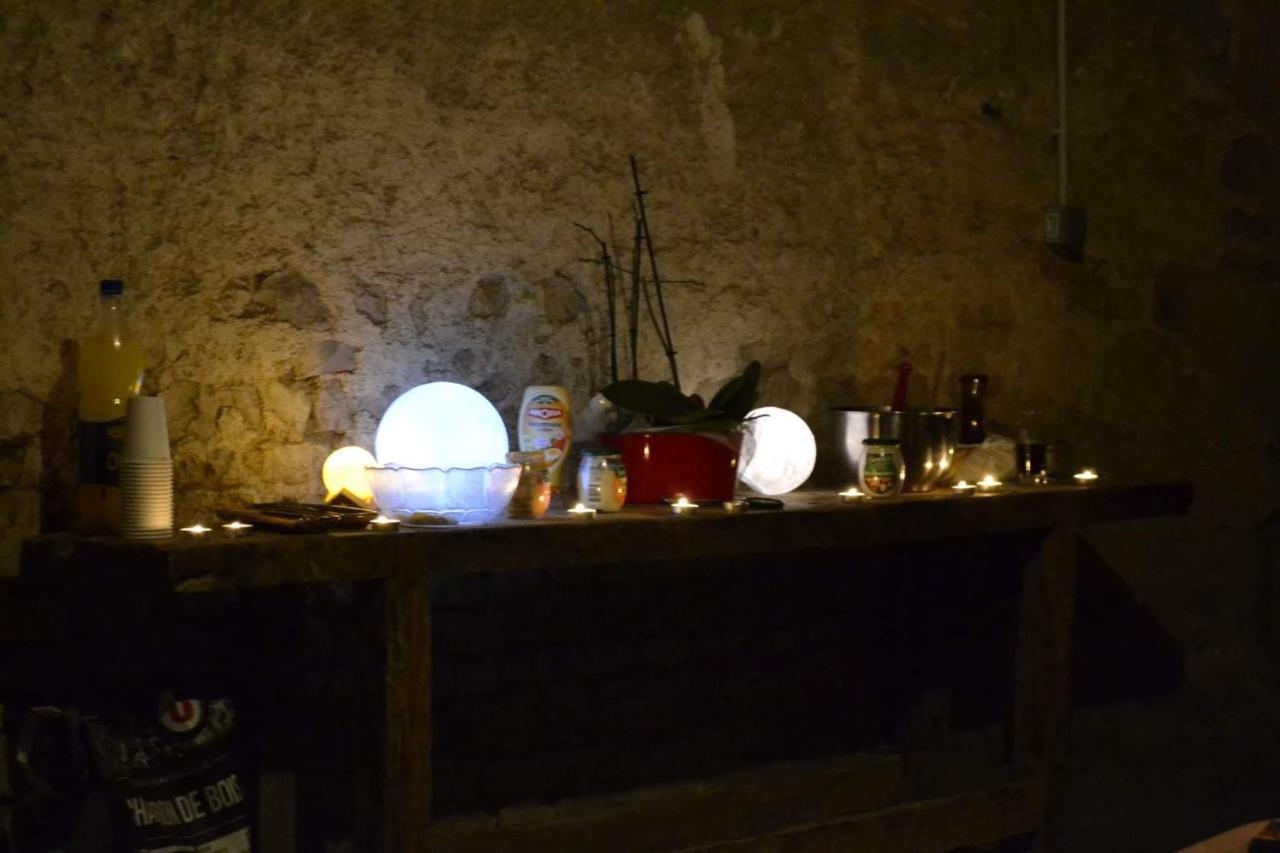 Chef-BoutonneGrande Chambre D'Hote Pour 4 A 5 Personnes住宿加早餐旅馆 外观 照片