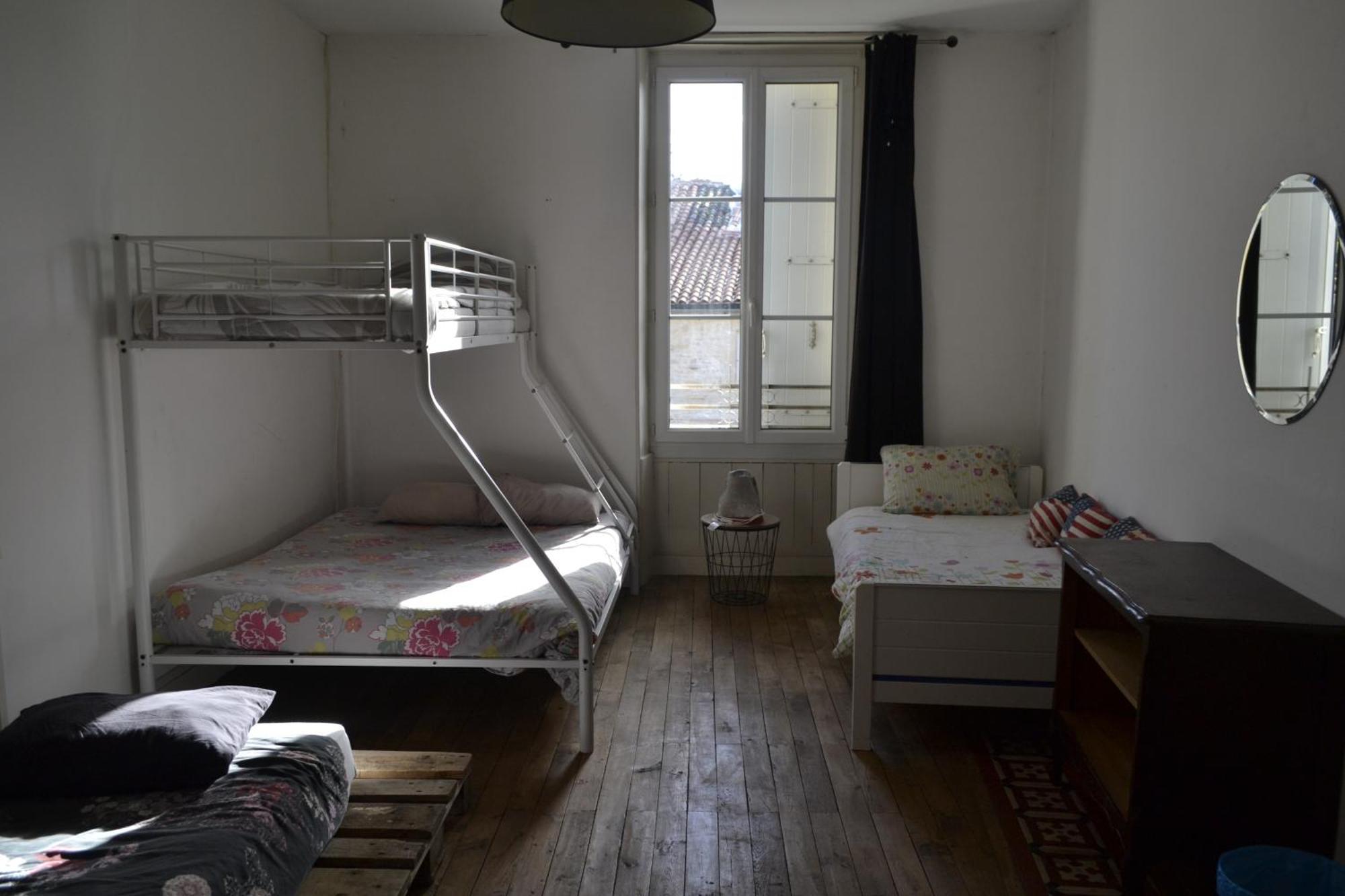 Chef-BoutonneGrande Chambre D'Hote Pour 4 A 5 Personnes住宿加早餐旅馆 外观 照片